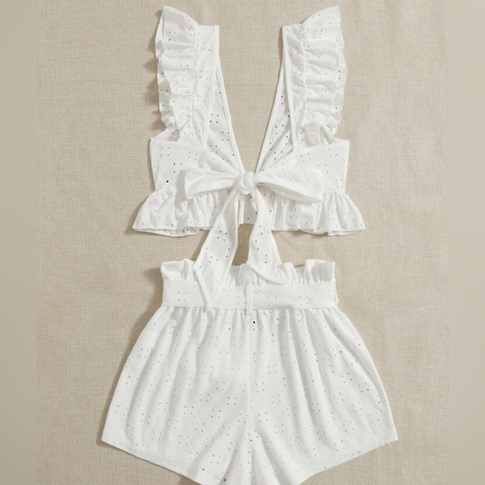 Shabby chic eyelet top & shorts set - Picture 3 of 7